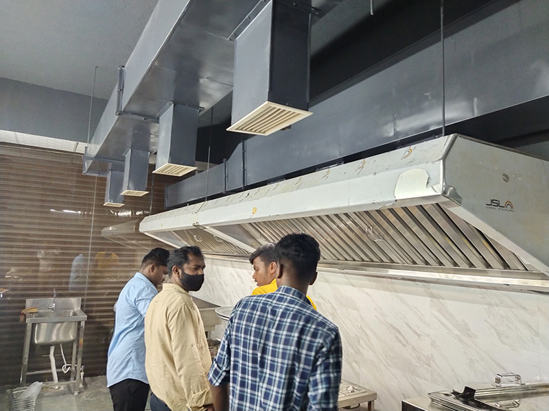 Commercial kitchen chimney